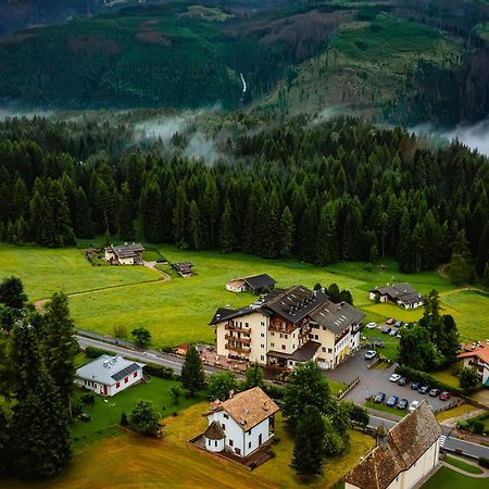 Hotel Bellamonte Predazzo Esterno foto