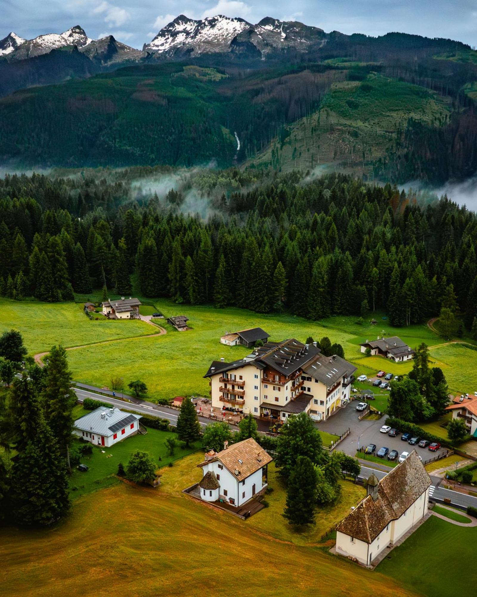Hotel Bellamonte Predazzo Esterno foto