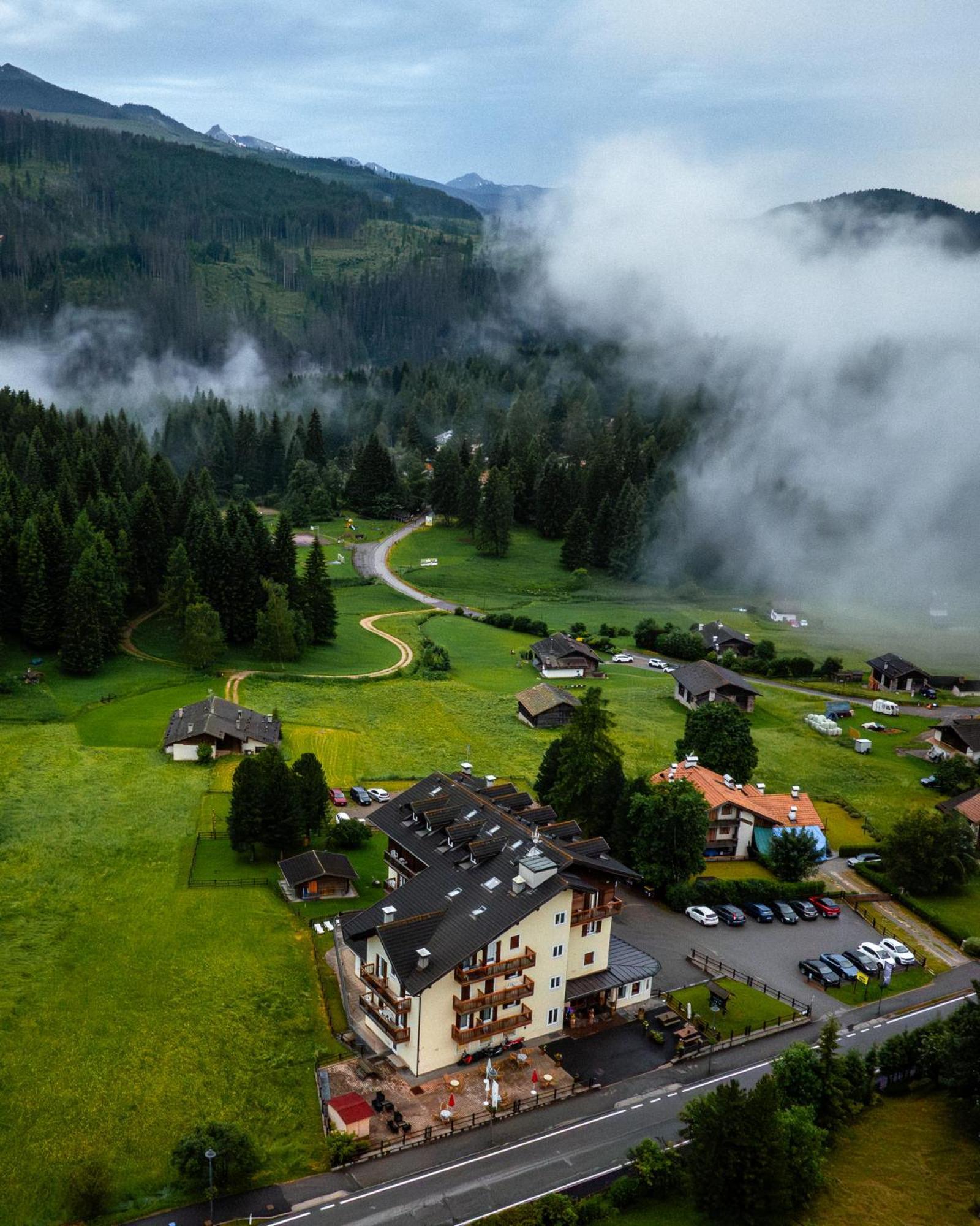 Hotel Bellamonte Predazzo Esterno foto