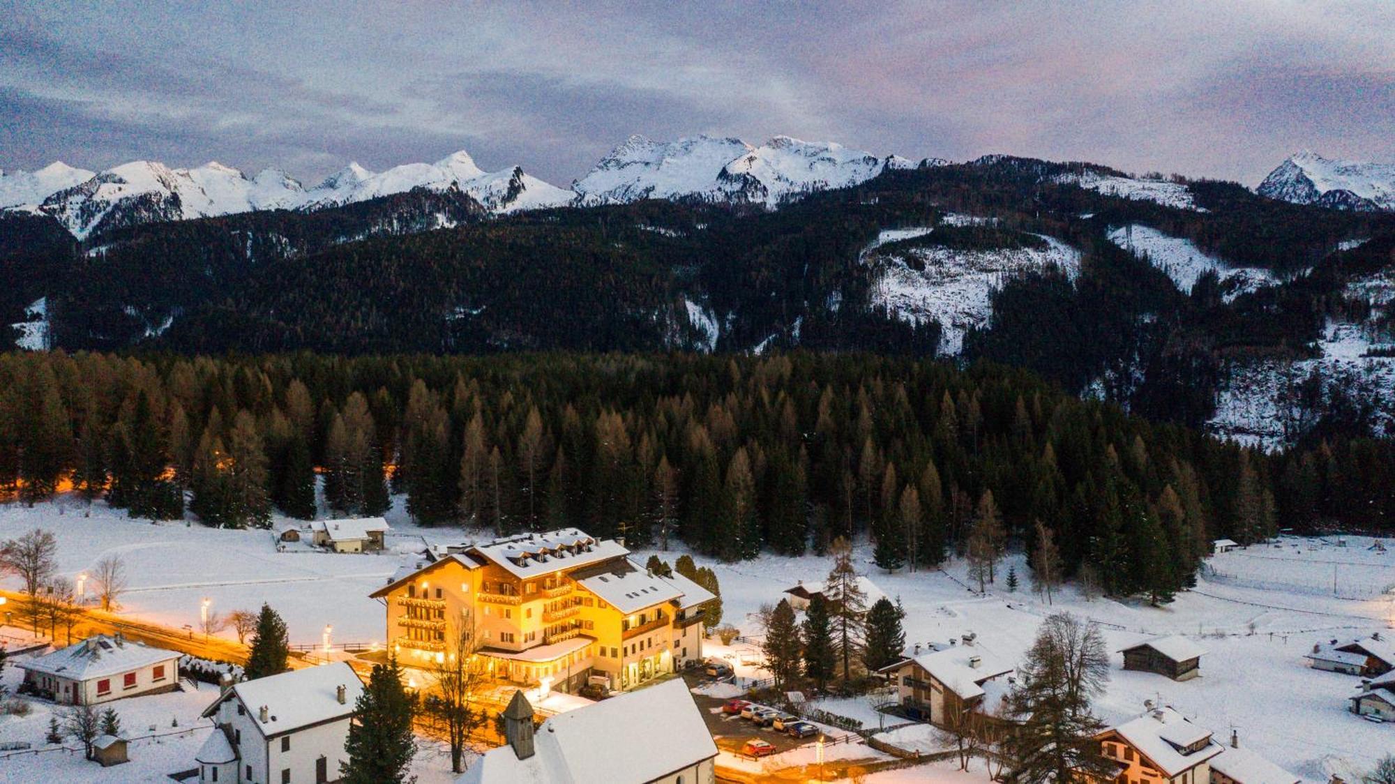 Hotel Bellamonte Predazzo Esterno foto